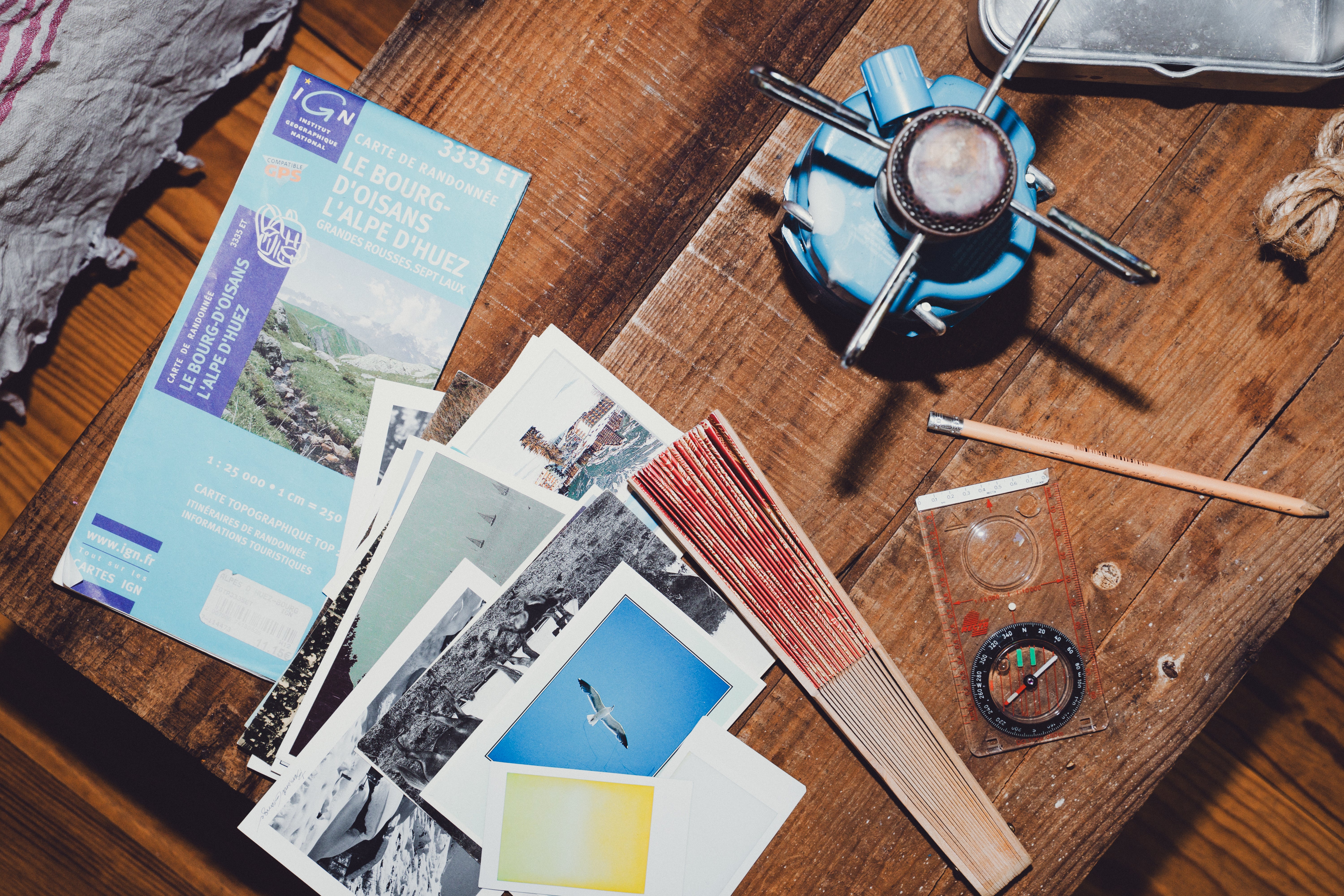Cartes, photos et objets de voyage